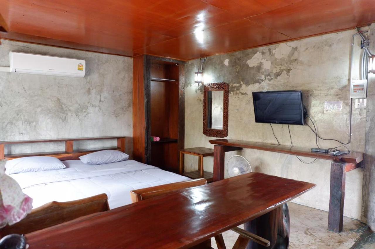 Chokchai Hotel Sai Yok Buitenkant foto
