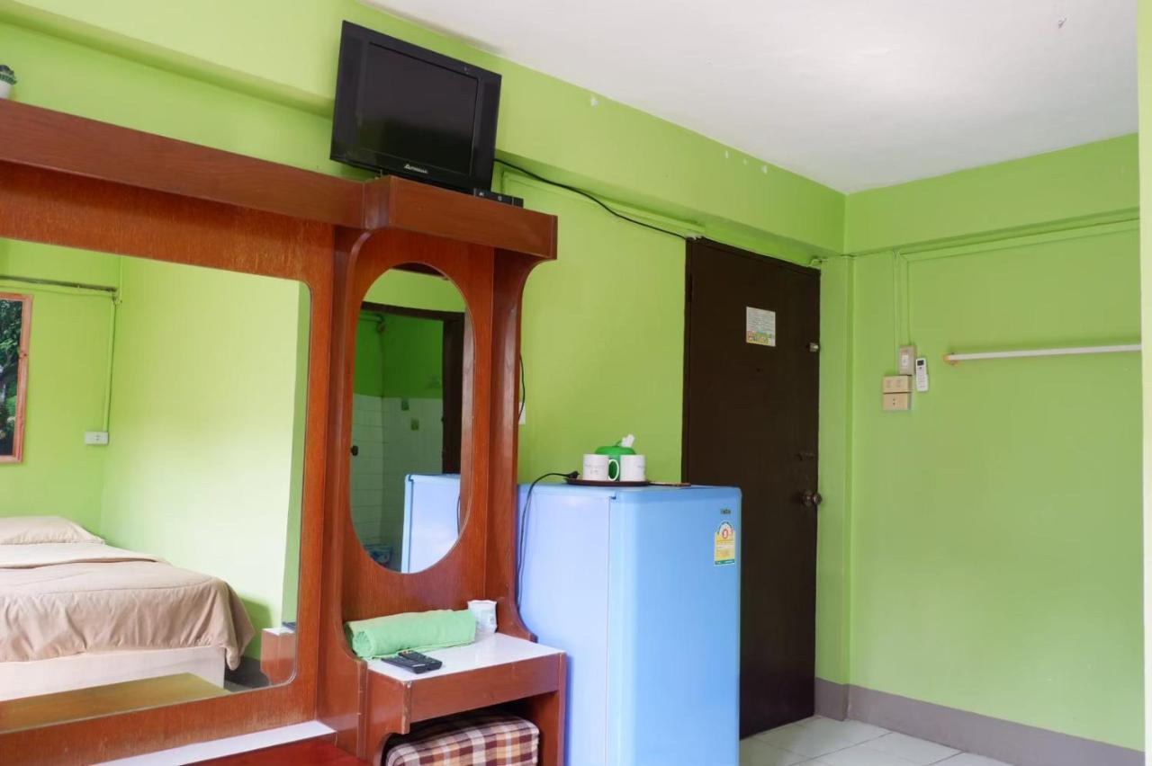 Chokchai Hotel Sai Yok Buitenkant foto